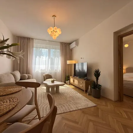 Apartman Golden Hour